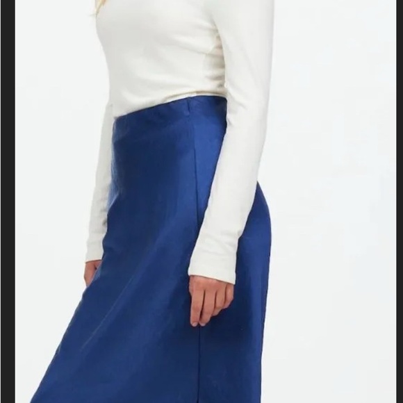 Madewell NWT Elegant Navy Blue Long Slip Satin Skirt Size 12 - Picture 4 of 5